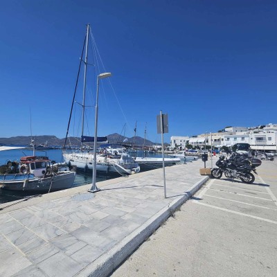 milos boat port