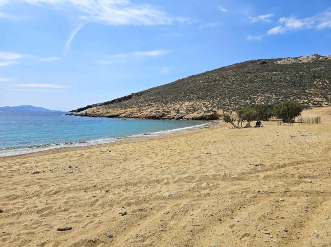 serifos sandy beach